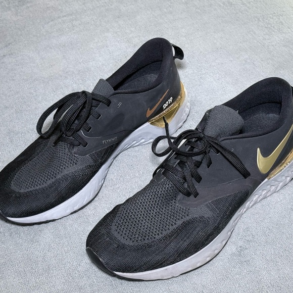 Nike React Flyknit Black Gold Sneakers Men’s 11.5 Near New Running Shoes (2) - Picture 3 of 6